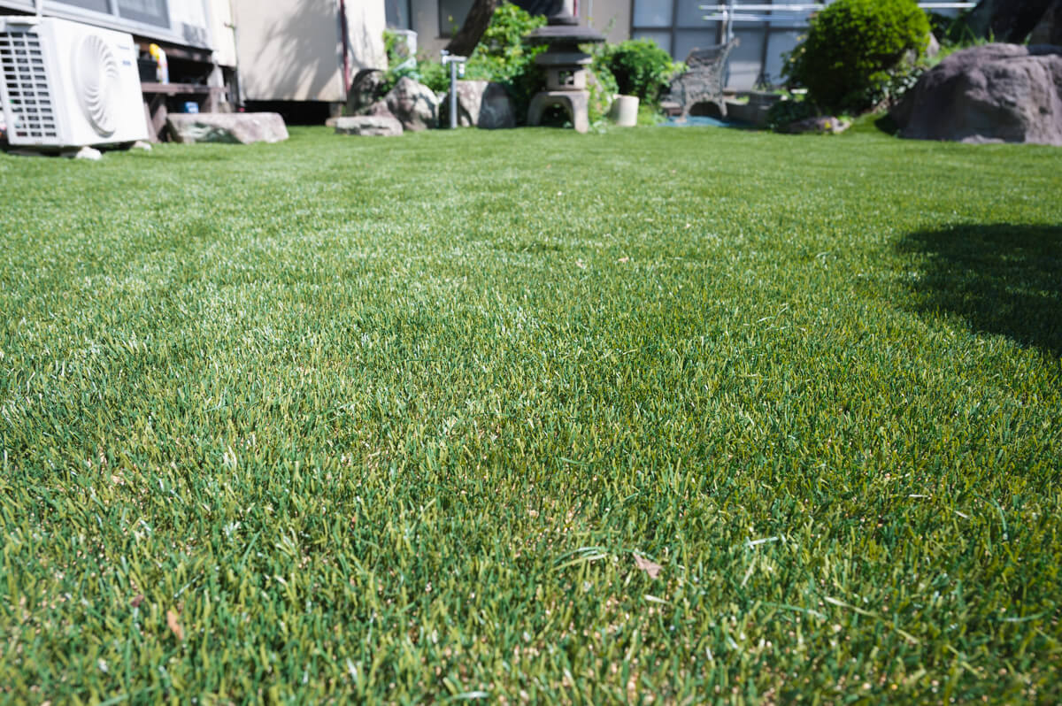 ユーノイアズの人工芝