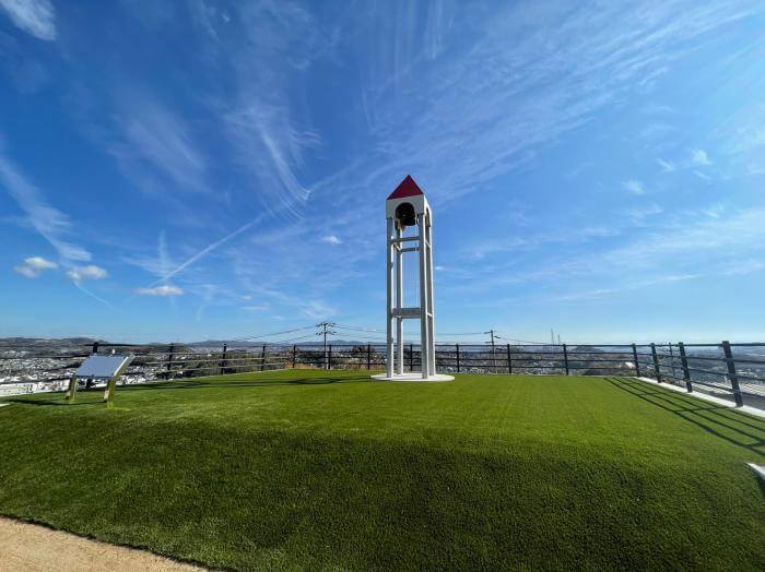 ユーノイアズの人工芝(環境芝)が敷かれた屋外施設