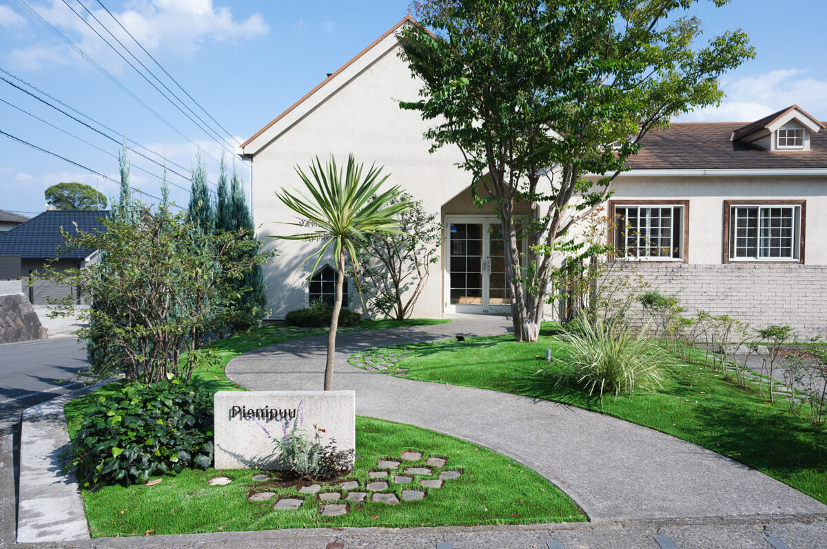 保育園の天然芝から人工芝への入れ替え工事の写真